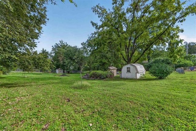 8204 E 79TH Street, Kansas City, MO 64138
