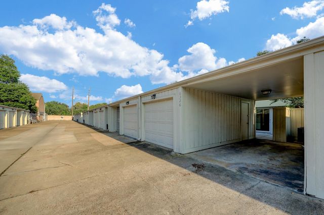 6326 Chevy Chase Drive 13, Houston, TX 77057