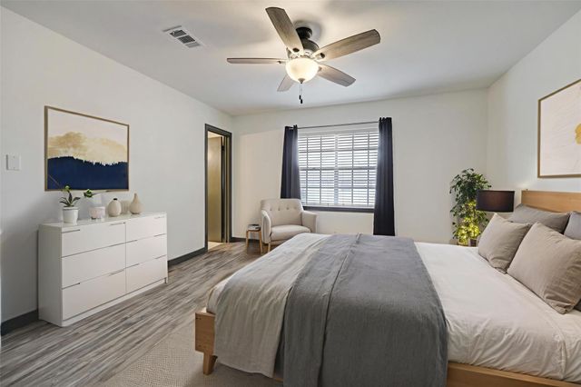 6326 Chevy Chase Drive 13, Houston, TX 77057