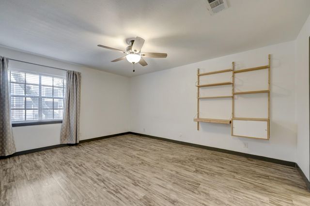 6326 Chevy Chase Drive 13, Houston, TX 77057