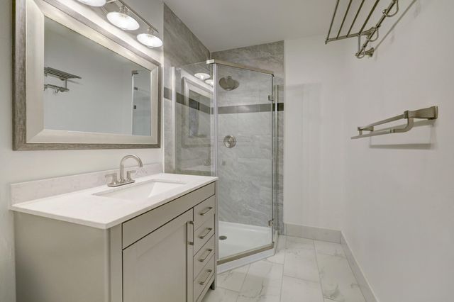 6326 Chevy Chase Drive 13, Houston, TX 77057