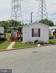 25 VISTA MOBILE DR, Dundalk, MD 21222