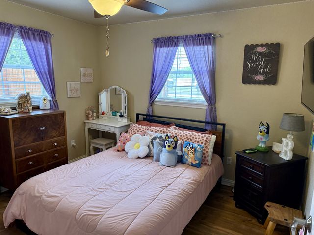 606 S Hubbard Street, Alvord, TX 76225