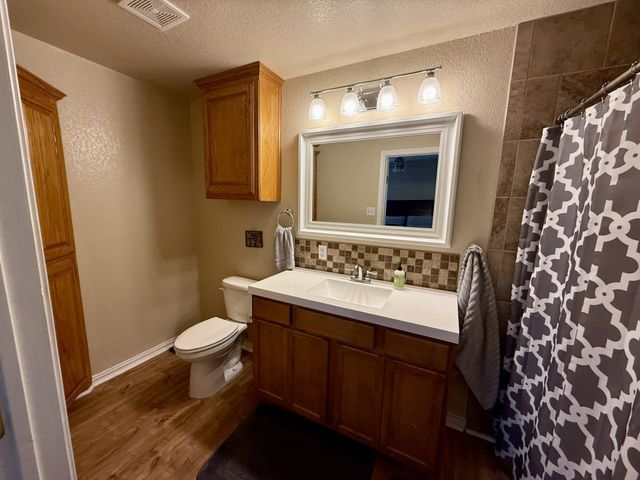 606 S Hubbard Street, Alvord, TX 76225