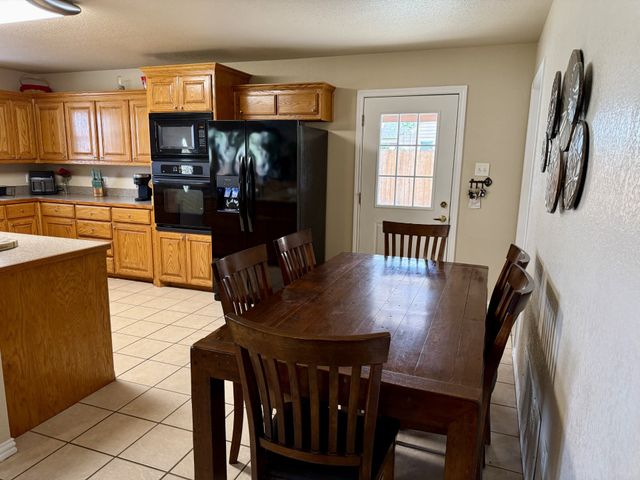606 S Hubbard Street, Alvord, TX 76225