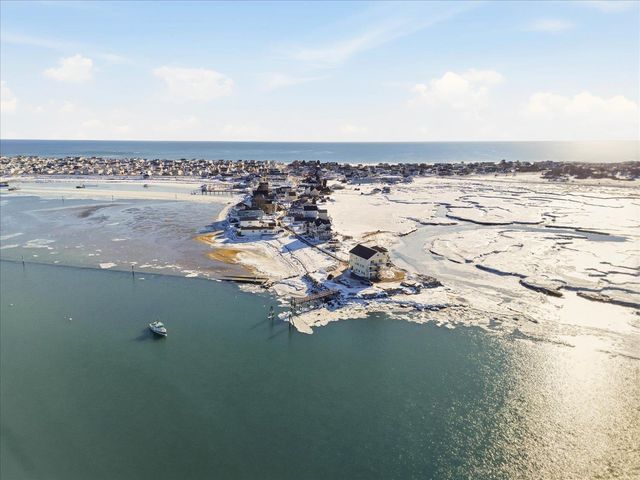 23 River Street, Seabrook, NH 03874