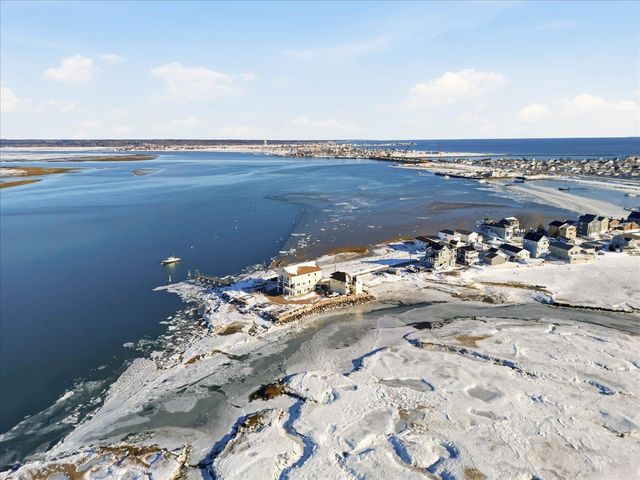 23 River Street, Seabrook, NH 03874