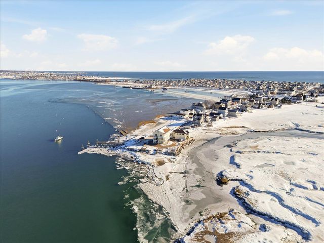 23 River Street, Seabrook, NH 03874