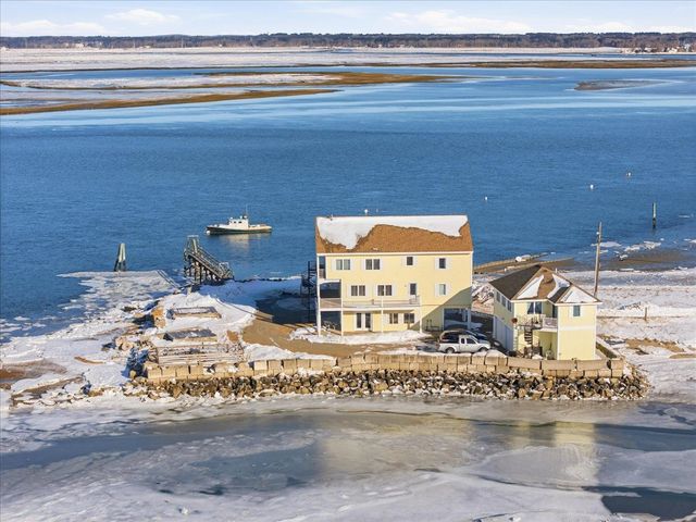 23 River Street, Seabrook, NH 03874