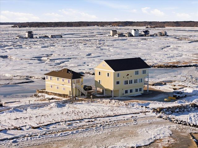 23 River Street, Seabrook, NH 03874