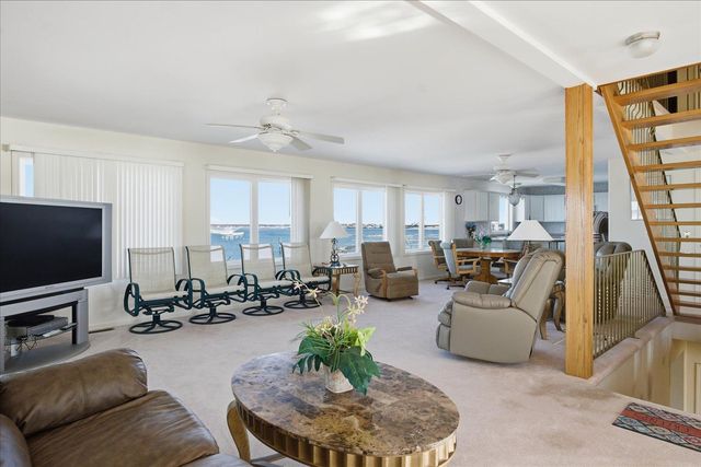 23 River Street, Seabrook, NH 03874