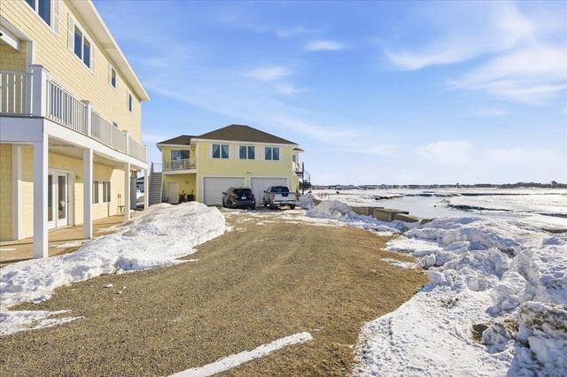 23 River Street, Seabrook, NH 03874