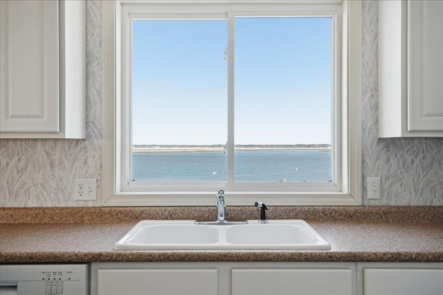 23 River Street, Seabrook, NH 03874