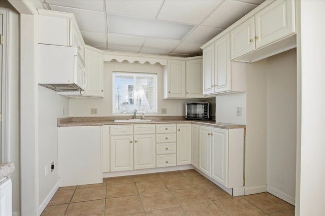 23 River Street, Seabrook, NH 03874