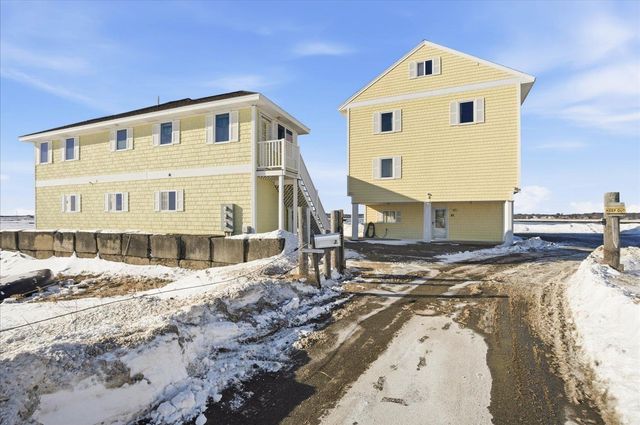 23 River Street, Seabrook, NH 03874
