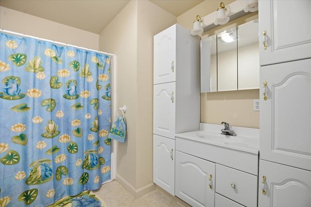 23 River Street, Seabrook, NH 03874