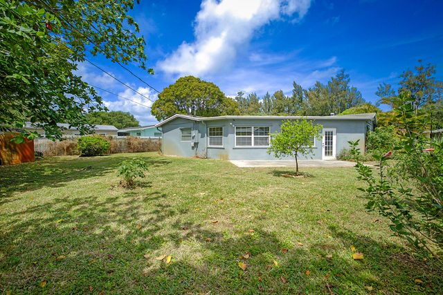 1769 N 18th Ave Avenue N, Lake Worth Beach, FL 33460