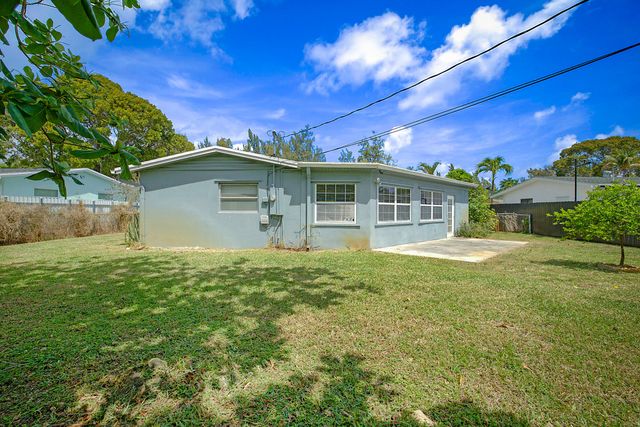 1769 N 18th Ave Avenue N, Lake Worth Beach, FL 33460