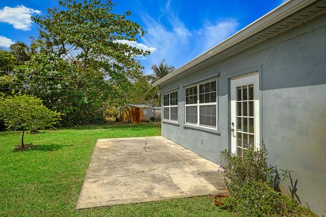 1769 N 18th Ave Avenue N, Lake Worth Beach, FL 33460