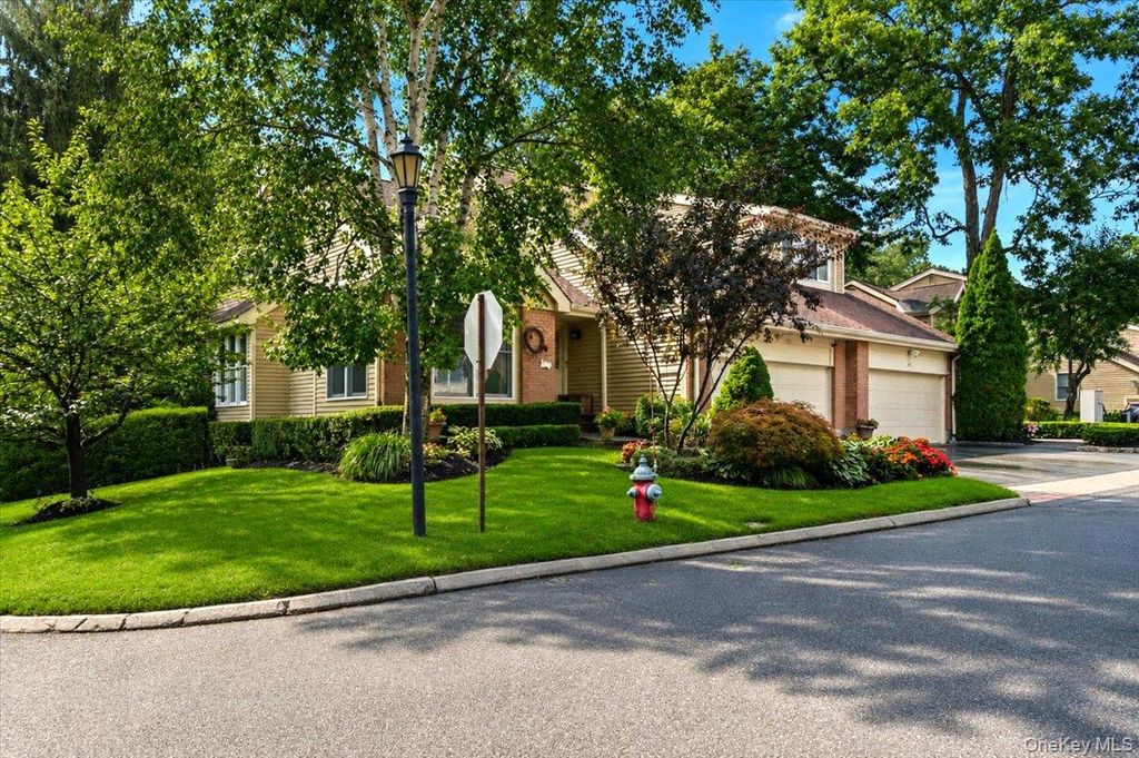 53 Willow Ridge Drive, Smithtown, NY 11787 — photo 2