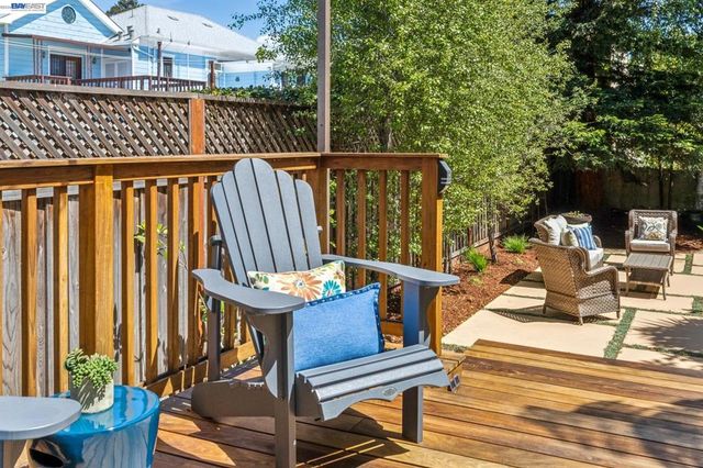 1222 Versailles Ave, Alameda, CA 94501