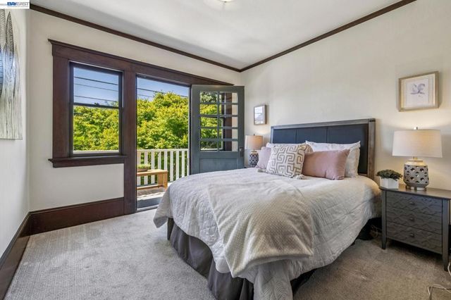 1222 Versailles Ave, Alameda, CA 94501