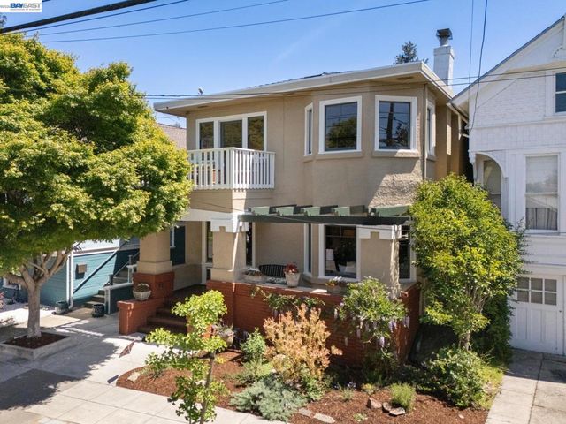 1222 Versailles Ave, Alameda, CA 94501