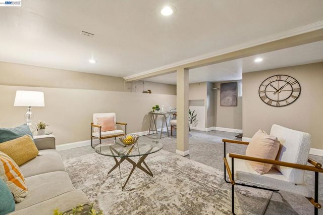 1222 Versailles Ave, Alameda, CA 94501