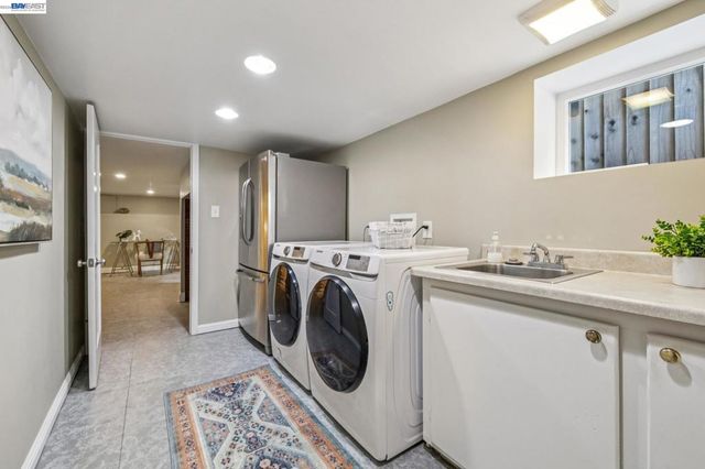 1222 Versailles Ave, Alameda, CA 94501