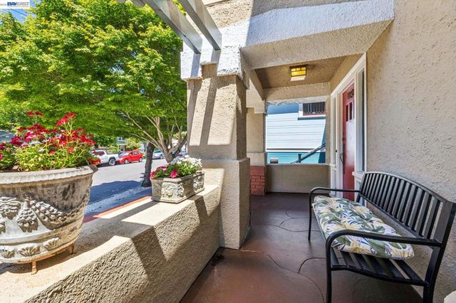1222 Versailles Ave, Alameda, CA 94501