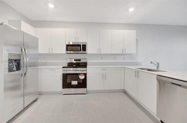 2556 SE 27th Court 2556, Homestead, FL 33035