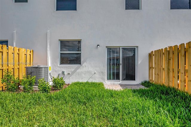 2556 SE 27th Court 2556, Homestead, FL 33035