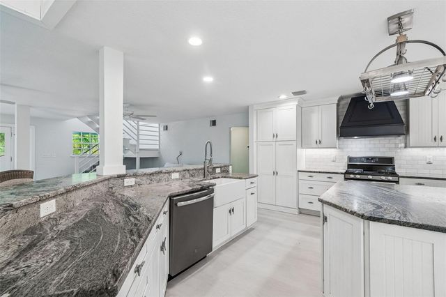 416 TENNESSEE AVENUE, Crystal Beach, FL 34681