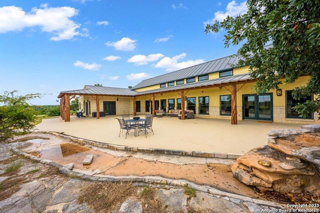 2320 fiedler road, Harper, TX 78028