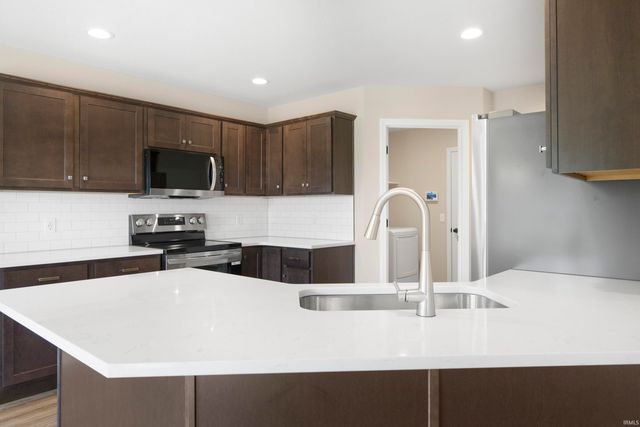 8446 Kenny Court, Fort Wayne, IN 46818