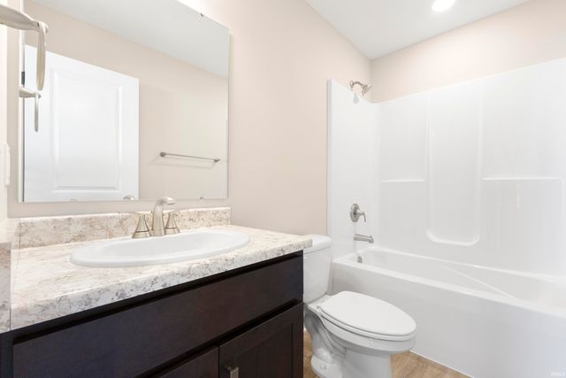 8446 Kenny Court, Fort Wayne, IN 46818