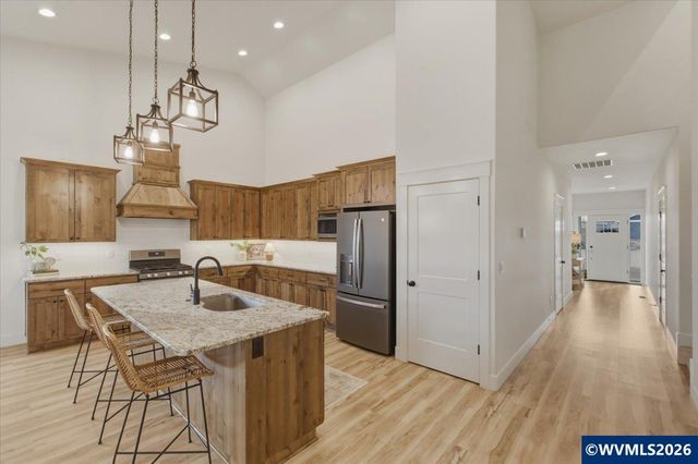 4644 NE Crown Ln, Albany, OR 97321