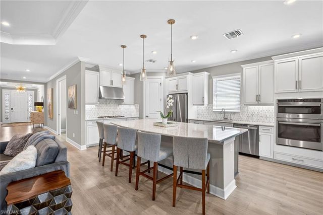 8915 Cappello CT, Naples, FL 34119