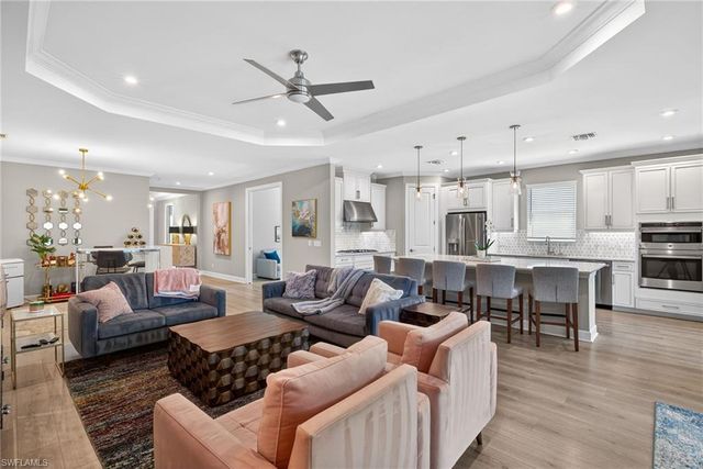 8915 Cappello CT, Naples, FL 34119