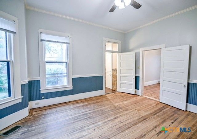 608 N Clinton Street, Cuero, TX 77954