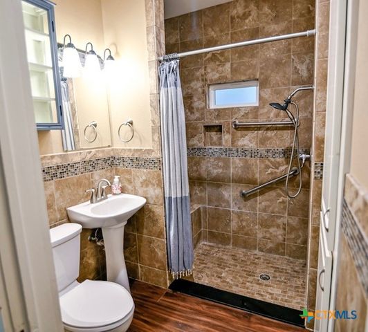 608 N Clinton Street, Cuero, TX 77954