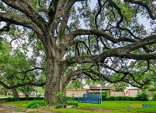 608 N Clinton Street, Cuero, TX 77954