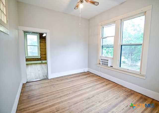 608 N Clinton Street, Cuero, TX 77954