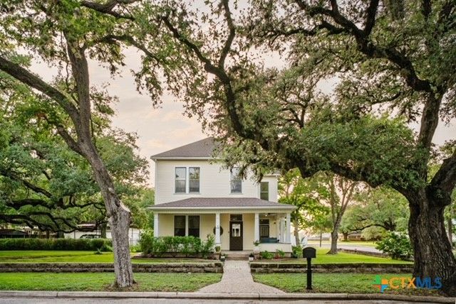 608 N Clinton Street, Cuero, TX 77954