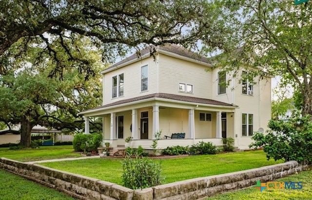 608 N Clinton Street, Cuero, TX 77954
