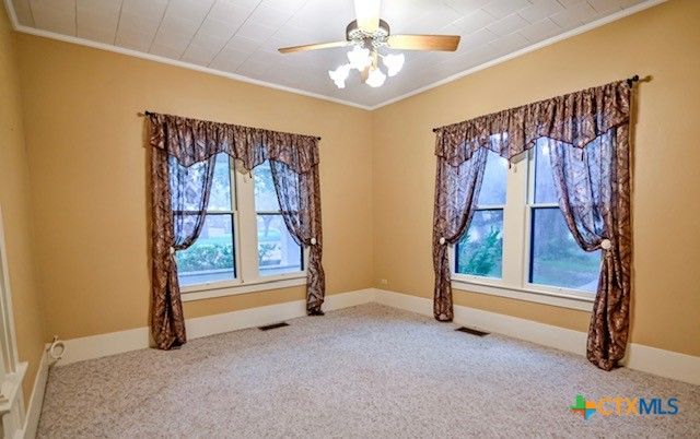 608 N Clinton Street, Cuero, TX 77954