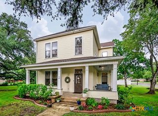 608 N Clinton Street, Cuero, TX 77954