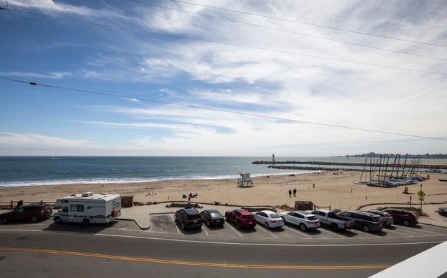 2621 E Cliff Drive, Santa Cruz, CA 95062
