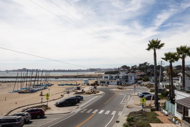 2621 E Cliff Drive, Santa Cruz, CA 95062