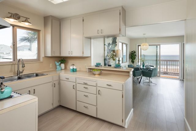 2621 E Cliff Drive, Santa Cruz, CA 95062